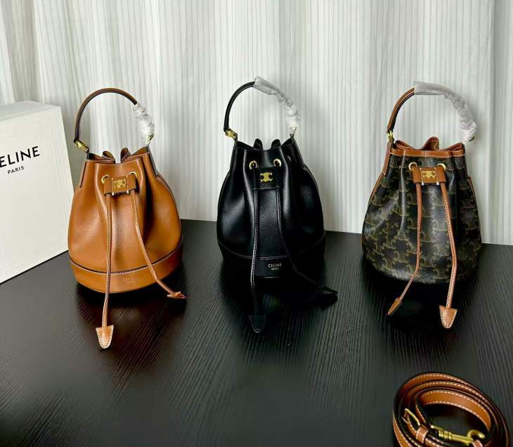 Picture of Celine Handbags _SKUfw225666883fw
